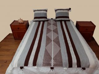 Cobertor de cama y cojines III
