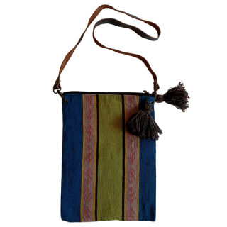 Bolso con cinto de cuero