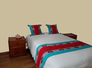Pie de cama y cojines II