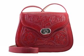 Cartera roja ovalada 1