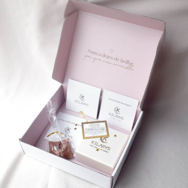 Gift Box Unboxing Kilarys