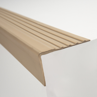 PERFIL DE GRADA PVC BEIGE DE 1.2 ML (Pza)