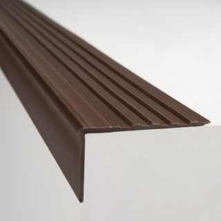 PERFIL DE GRADA PVC MARRON DE 1.2 ML (Pza)
