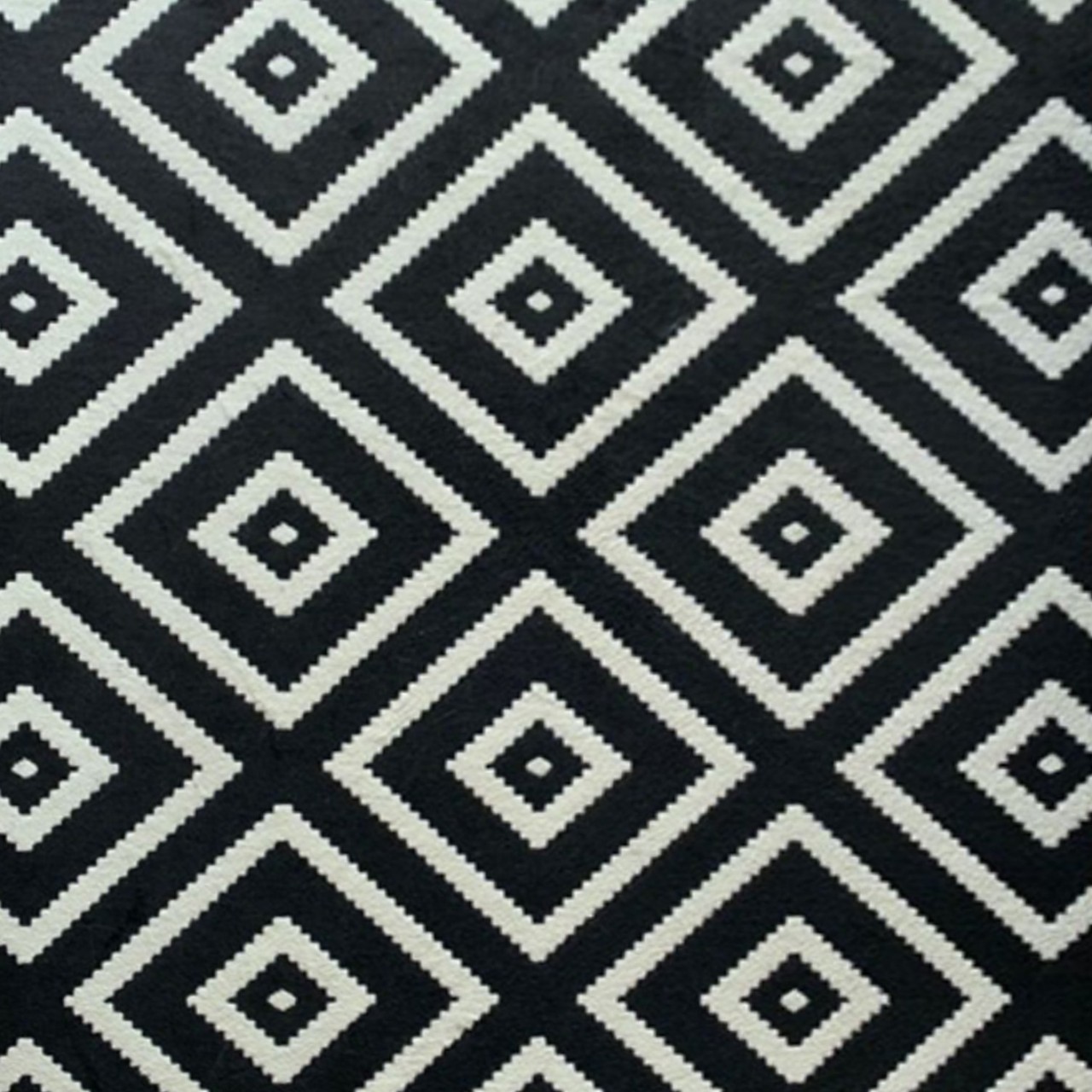 White/Black Alfombra Chic