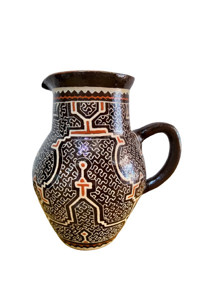 Jarra con diseño kené