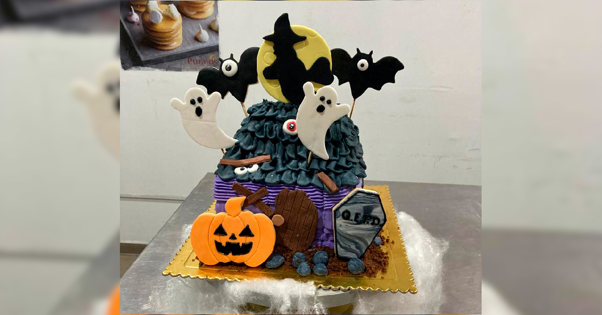 Pastel Casa Embrujada con Galletas Decoradas