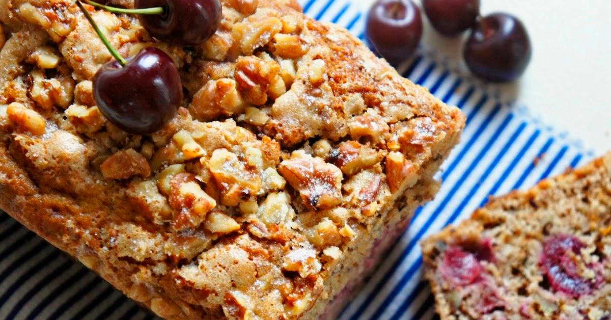 Bizcocho de cerezas con nueces