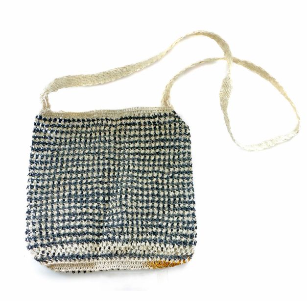 Bolso en chambira con asa, color fibra natural y negro