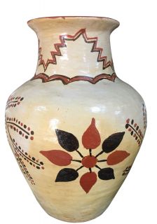 Jarrón con diseño de flores